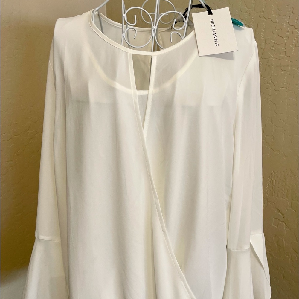 41Hawthorne Off White Blouse NWT
